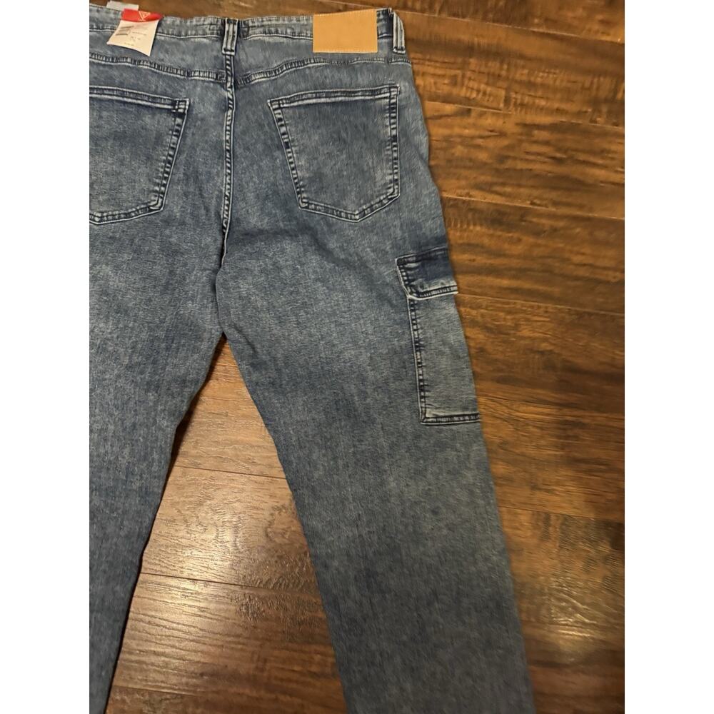 GUESS Jeans Mens 36x30 Mateo Cargo Pants Stretch Medium Wash Denim Blue NWT - Picture 2 of 13